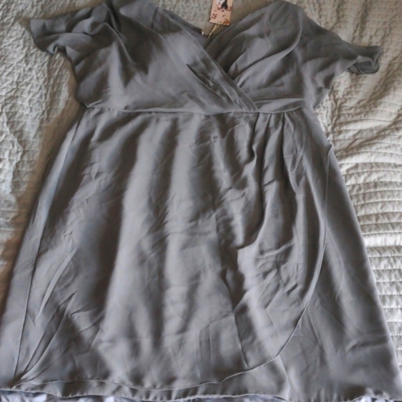 Gray Formal Chiffon Reese Wrap Dress, size 16 - Picture 10 of 14